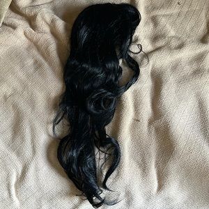 2 black wigs for 1